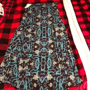 5/$25 Large Lularoe maxi skirt